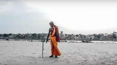 सन्यासी तेरा नाम है क्या?